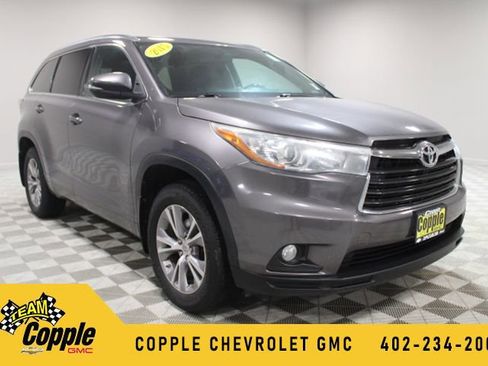 Used 2015 Toyota Highlander XLE image 1