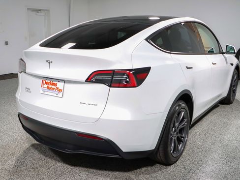 Used 2025 Tesla Model Y Long Range image 7