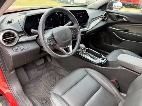 Used 2024 Chevrolet Trax ACTIV w/ Sunroof Package FWD image 12