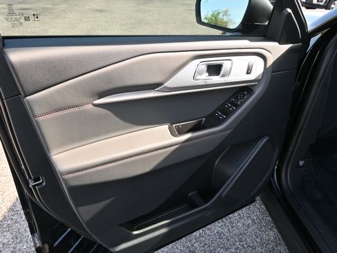 New 2026 Ford Explorer Active image 13