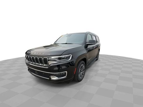 Used 2024 Jeep Wagoneer L Series II w/ Flexible Seating Group AWD/4WD image 4