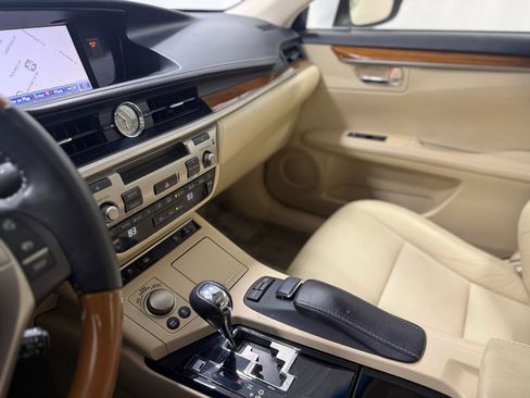 Used 2014 Lexus ES 300h ES 300h Sedan 4D image 24