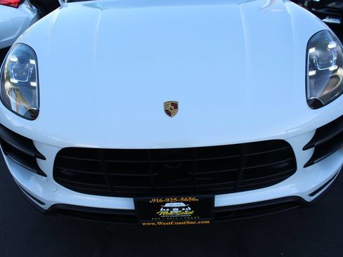 Used 2017 Porsche Macan Turbo AWD/4WD image 9