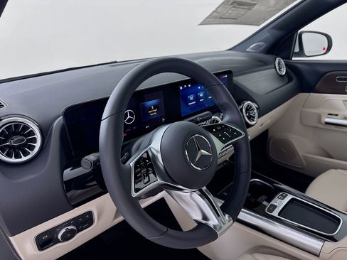 New 2026 Mercedes-Benz GLA 250 image 10