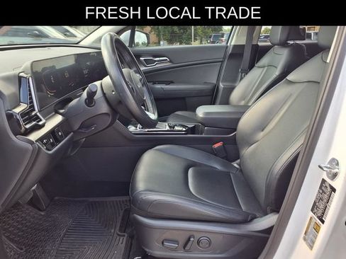 Used 2025 Kia Sportage EX FWD image 17
