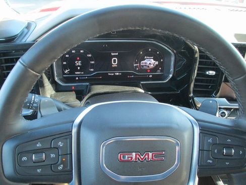 Used 2024 GMC Sierra 1500 SLT w/ SLT Premium Plus Package image 32