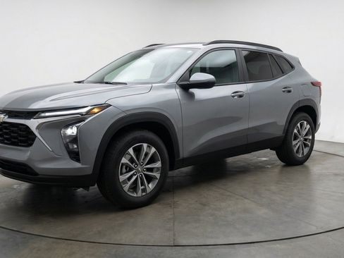 Used 2025 Chevrolet Equinox LT FWD image 3