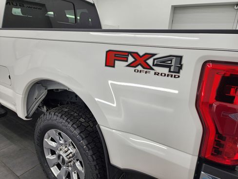 Used 2017 Ford F250 Lariat w/ Lariat Ultimate Package image 34