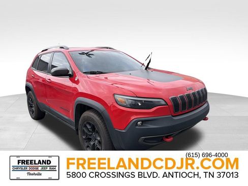 Used 2019 Jeep Cherokee Trailhawk w/ Cold Weather Group image 1