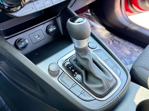 Used 2023 Hyundai Kona SEL image 12