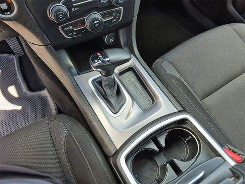 Used 2022 Dodge Charger SXT image 15