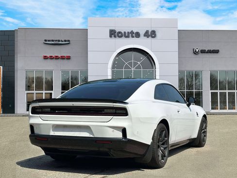 Used 2024 Dodge Charger Daytona Scat Pack w/ Plus Group AWD/4WD image 5