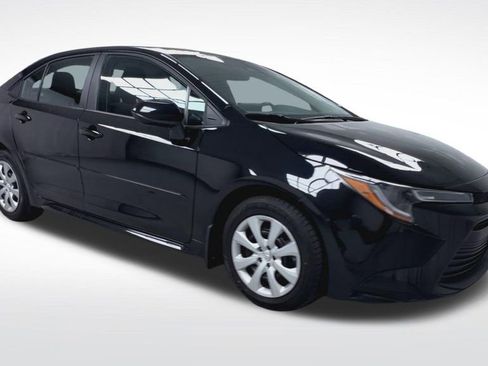 Certified 2024 Toyota Corolla LE FWD image 2