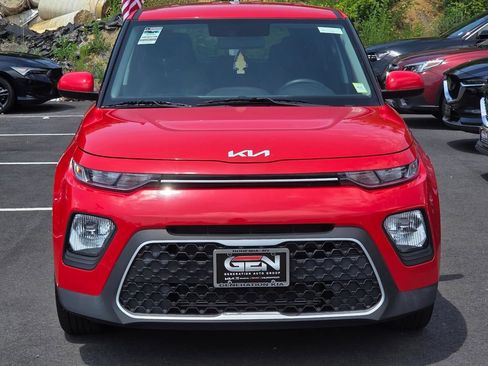 Used 2022 Kia Soul LX FWD image 2