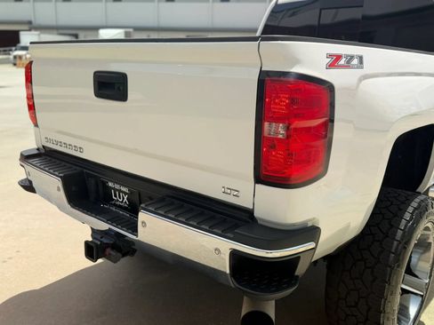Used 2015 Chevrolet Silverado 2500 LTZ w/ Duramax Plus Package AWD/4WD image 10