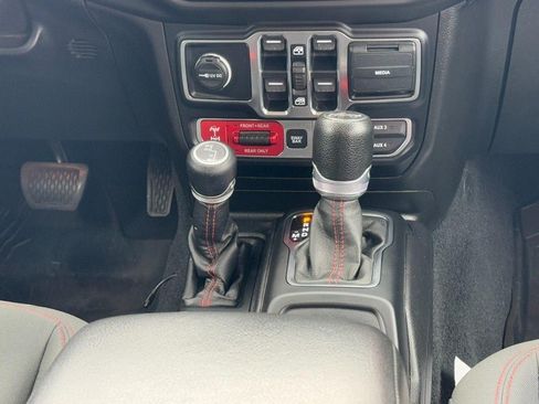 Used 2019 Jeep Wrangler Unlimited Rubicon AWD/4WD image 16