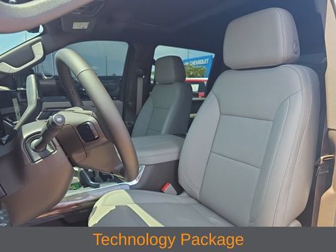 Used 2025 Chevrolet Silverado 2500 LTZ w/ LTZ Premium Package AWD/4WD image 10