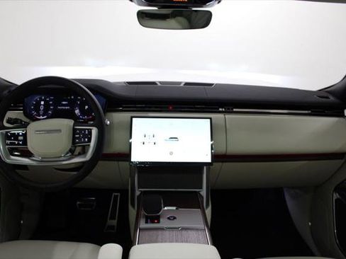 New 2026 Land Rover Range Rover Long Wheelbase SE AWD/4WD image 33
