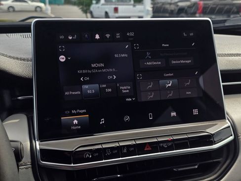 Used 2024 Jeep Compass Limited image 35