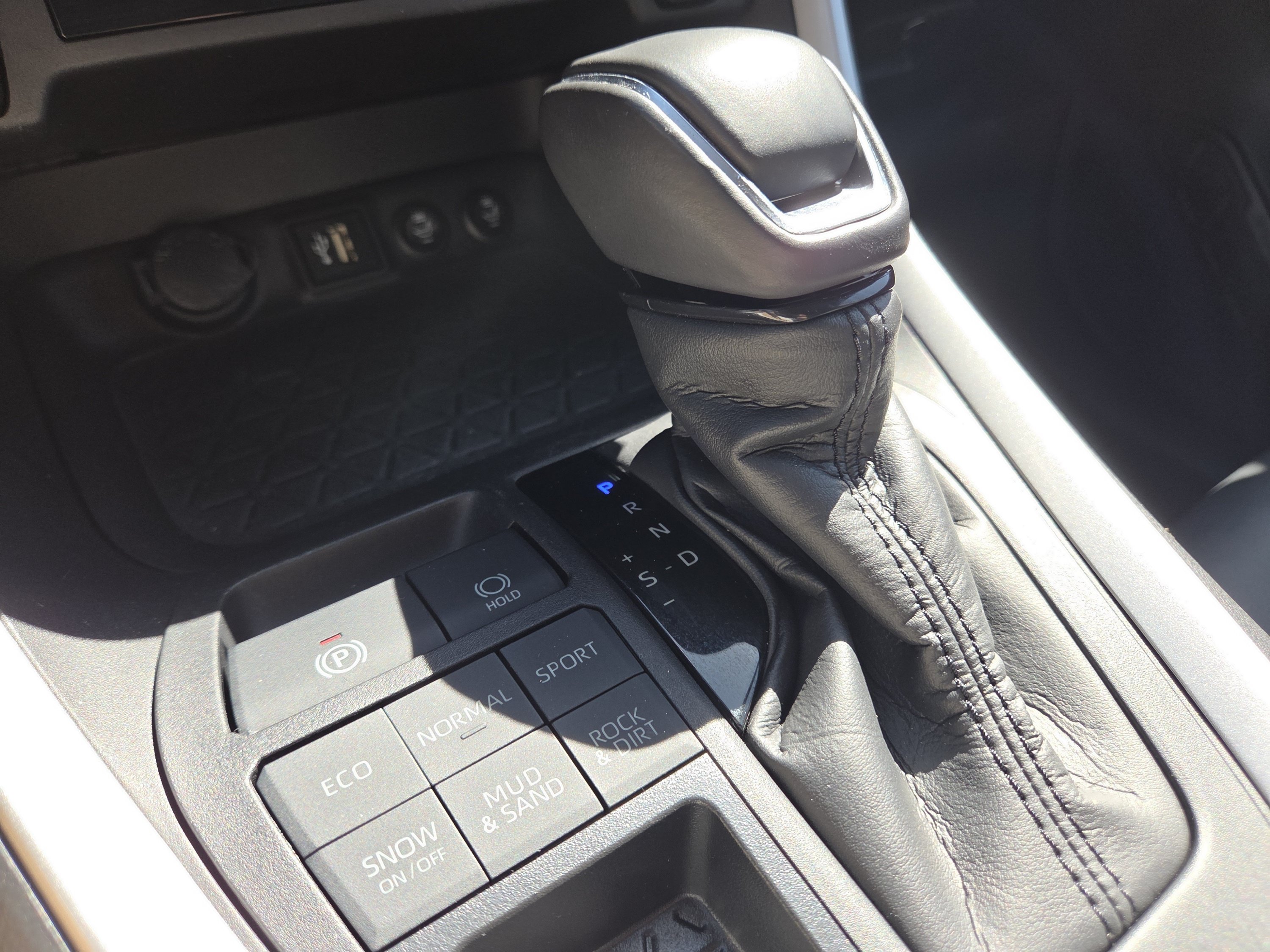 Used 2024 Toyota RAV4 XLE Premium AWD/4WD image 34