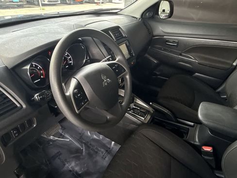Used 2025 Mitsubishi Outlander Sport AWD image 13