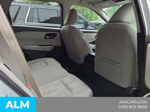Used 2025 Nissan Rogue SV FWD image 7