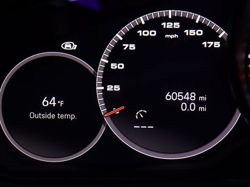 Used 2022 Porsche Cayenne Platinum Edition image 17