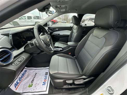 New 2026 Chevrolet Trax LT w/ Driver Confidence Package image 11