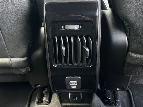 Used 2025 Jeep Compass Limited image 27