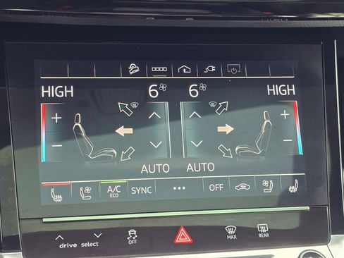 Used 2021 Audi e-tron Premium Plus w/ Premium Plus Package AWD/4WD image 37