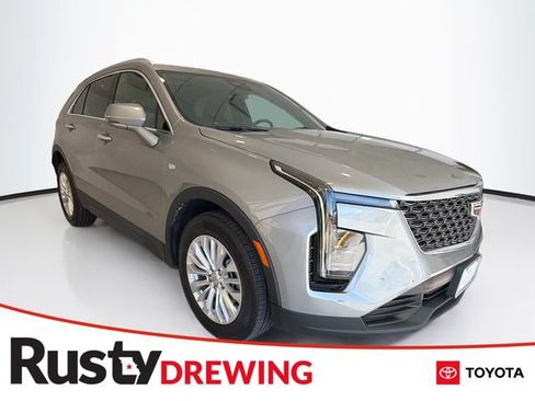 Used 2024 Cadillac XT4 Luxury w/ Cold Weather Package FWD image 1