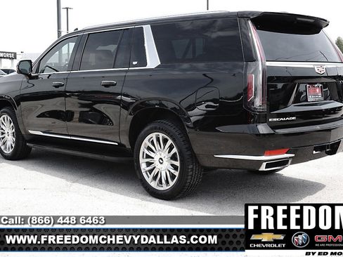 Certified 2023 Cadillac Escalade ESV Premium Luxury image 40