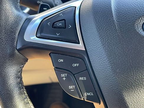 Used 2018 Ford Edge Titanium image 8