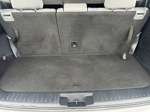 Certified 2023 Toyota Highlander L image 17