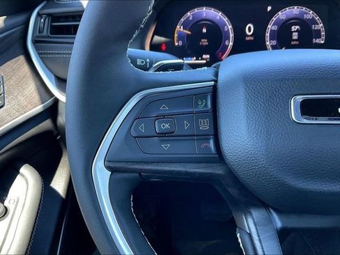 New 2026 Jeep Grand Cherokee Limited AWD/4WD image 18