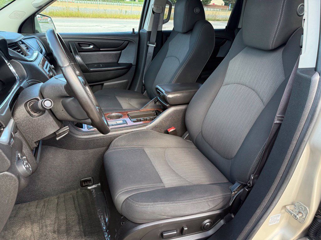 Used 2014 Chevrolet Traverse LT AWD/4WD image 25
