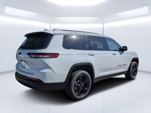 New 2026 Jeep Grand Cherokee L Limited RWD image 3