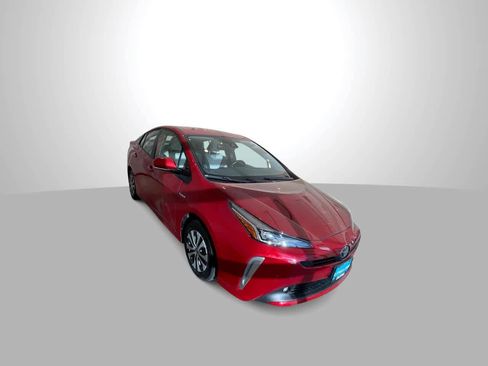 Used 2019 Toyota Prius XLE w/ Advanced Technology Package image 2