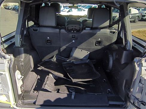 Used 2021 Jeep Wrangler Unlimited Sahara image 20