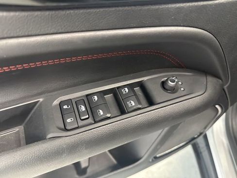 Used 2025 Jeep Compass Trailhawk image 18