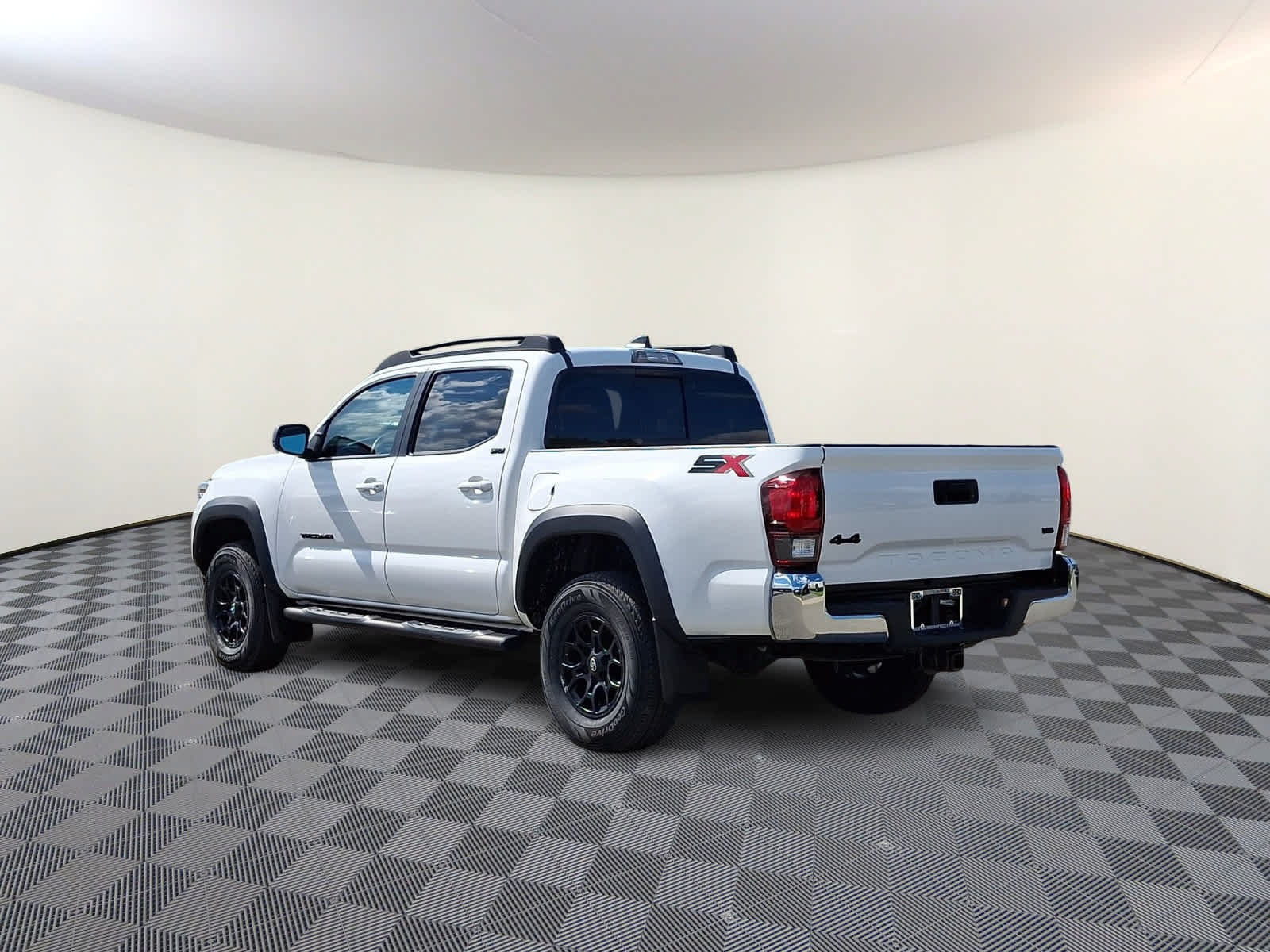 Certified 2023 Toyota Tacoma SR5 w/ SX Package AWD/4WD image 7