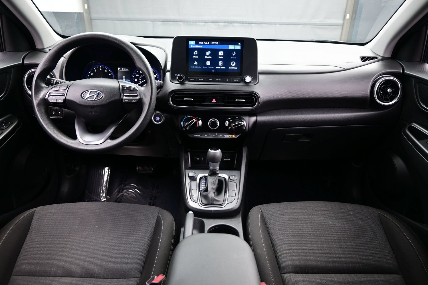Certified 2023 Hyundai Kona SEL AWD/4WD image 17