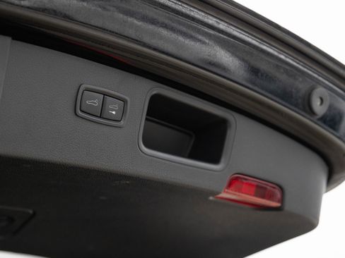 Used 2022 Porsche Macan S image 31