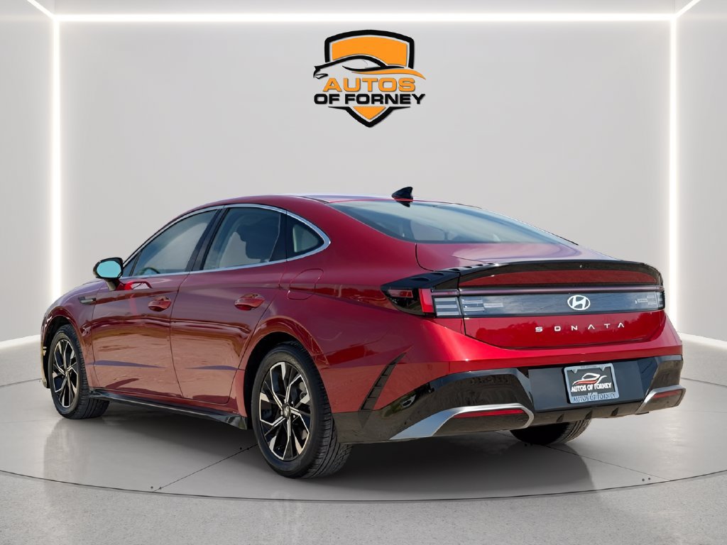 Used 2024 Hyundai Sonata SEL FWD image 2