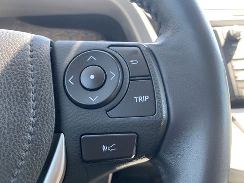 Used 2018 Toyota RAV4 Limited w/ Advanced Technology Package image 20