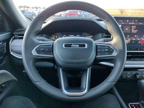 Used 2023 Jeep Compass Limited w/ Sun and Sound Group image 8