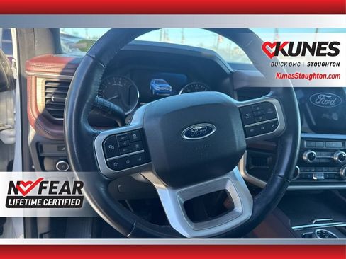 Used 2024 Ford Expedition Limited image 19