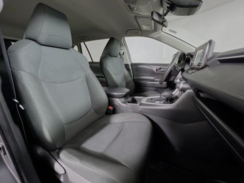 Used 2022 Toyota RAV4 LE AWD/4WD image 23