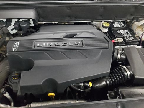 Used 2019 Lincoln Nautilus Reserve w/ Class II Trailer Tow Package image 4