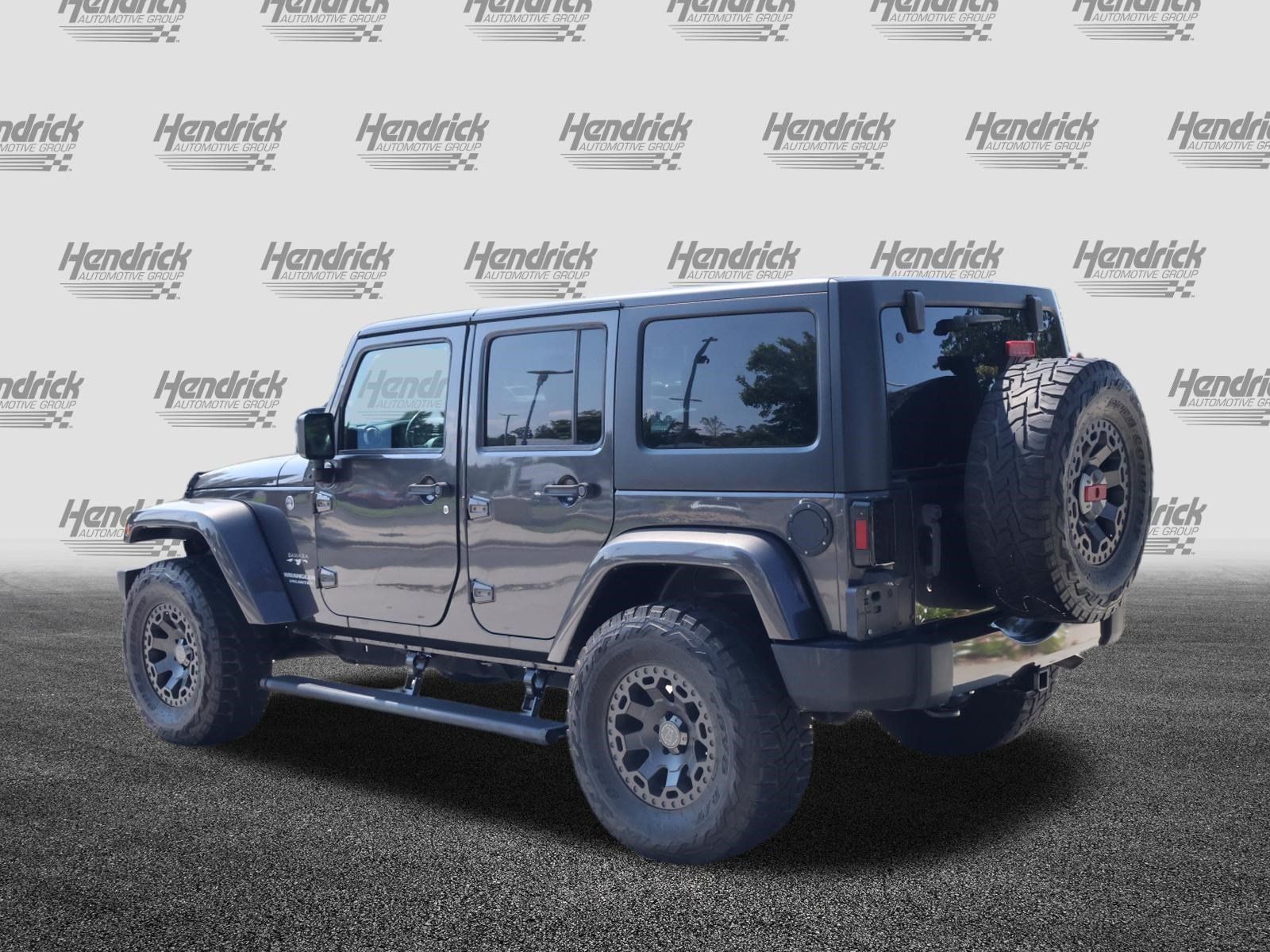 Used 2017 Jeep Wrangler Unlimited Sahara w/ Connectivity Group AWD/4WD image 7